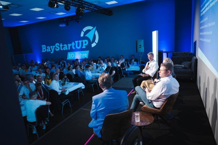 BayStartUP feiert zehnjähriges Bestehen und baut deutschlandweit einzigartige, flächendeckende Unterstützung für innovative Gründer weiter aus